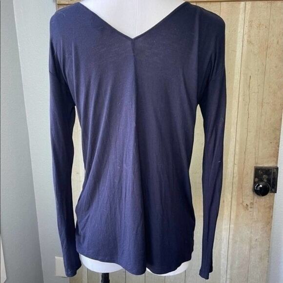 VINCE Purple LS V-Neck Tee,  minimalist, neutral, Beach, Coastal, Weekend S - Picture 5 of 7